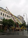 800 kg Fensterrahmen drohte auf Strasse zu rutschen Koeln Friesenplatz P58